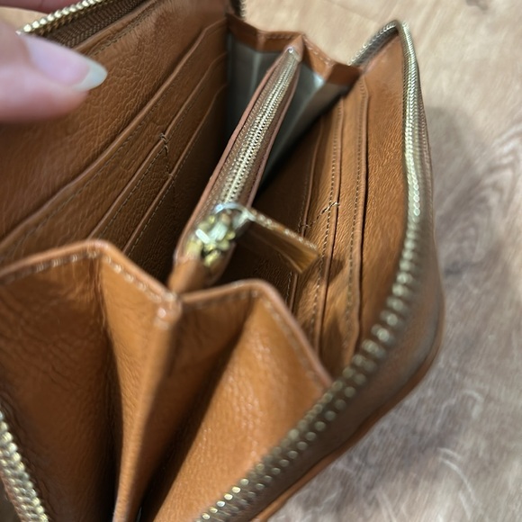 Tory Burch wallet - Picture 8 of 8